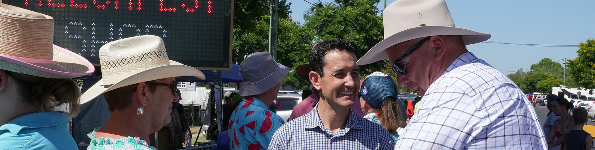 Premier chats with locals at Chinchilla Melon Festival.