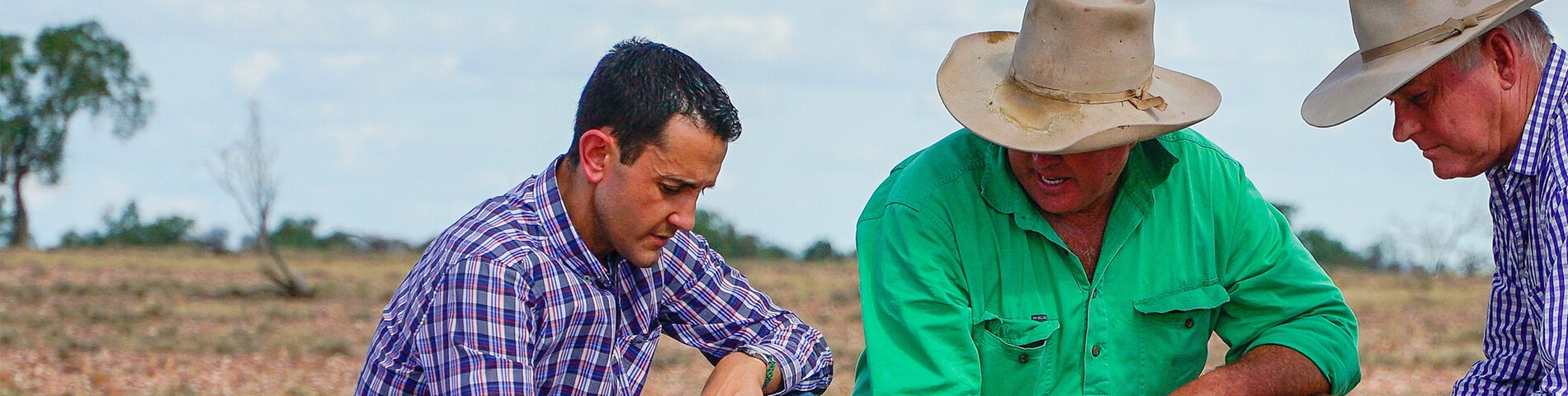 Premier talks with farmers in rural Queensland