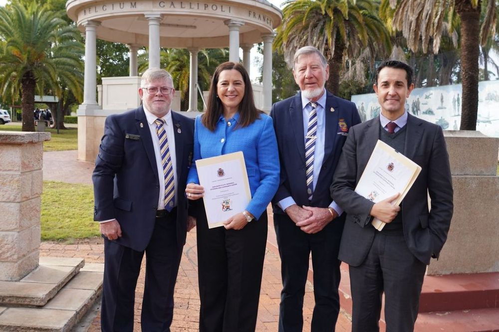 Premier David Crisafulli and Member for Nanango Deb Frecklington delivering an Honouring our Veterans grant to Kingaroy-Memerambi RSL.